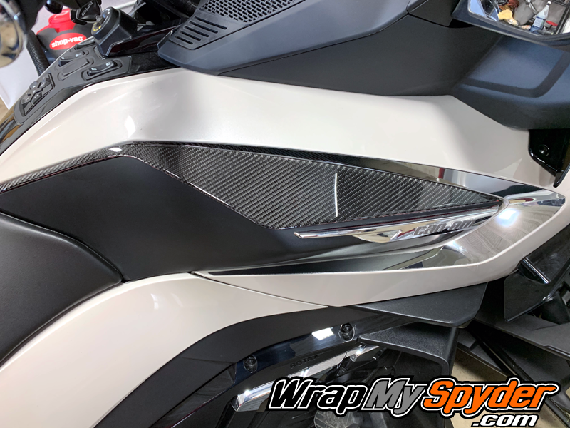 2020-21-RT-RT-Limited-BRP-Can-am-Spyder-3D-Domed-Knee-Panels-real-carbon-fiber-with-Chrome-Boomerang-insert-kit