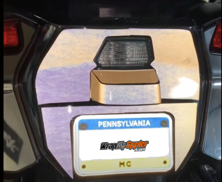 2020-22-Spyder-RT-RT-Limited-rear-tail-kit-shown-in-reflective-Black-option