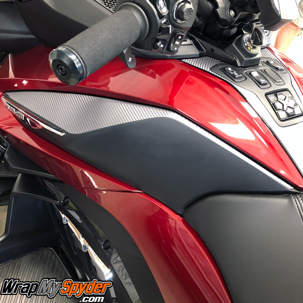 2020-BRP-Can-am-Spyder-RT-Tectured-Carbon-Fiber-Charcoal-knee-panel