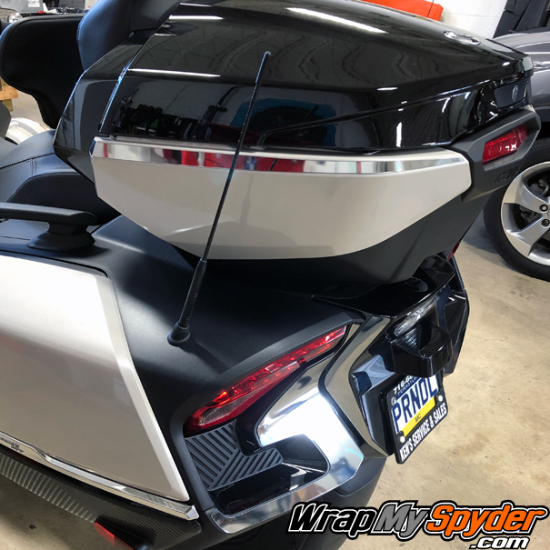 2020+-BRP-Spyder--RT-Top-Case-Chrome-Side-Bar