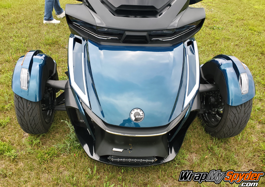 2020+-Can-am-Spyder-RT-Intake-Accent-insert-silver-metallic