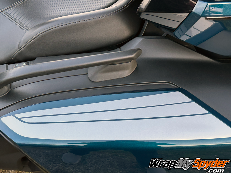 2020+-Spyder-RT-RT-Limited-Tri-wing-Saddlebag-stripes