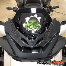 2020-Spyder-RT-Windshield-Plate-logo-The-Beast