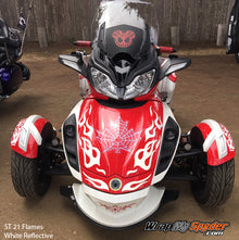 21 Flames in reflective white mounted on Spyder ST
