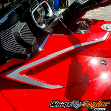 BRP-Can-am-Spyder-F3-Limited---Touring--Silver-metallic-color-Boomerang-side-panel-insert
