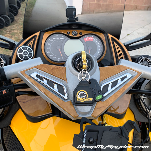 BRP-Can-am-Spyder-RS,GS,-RS-S-Honey-Burl-Dash-kit