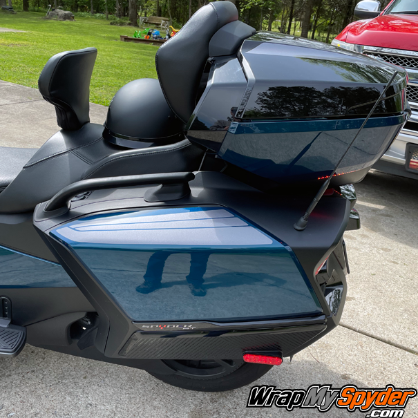 BRP-Can-am-Spyder--RT-Tri-Wing-Saddlebag-racing-stripe-2020--current-year-RT-models