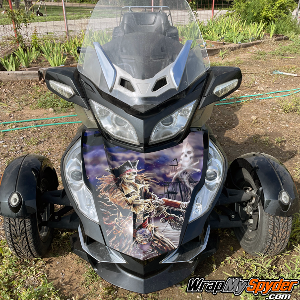 Black-Beards-Revenge-RT-frunk-wrap-2010-2019-skull-wrap-can-am-spyder