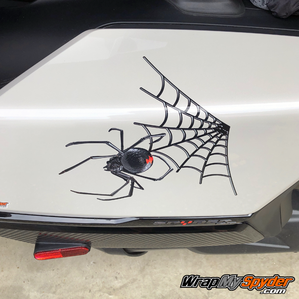 Black-Widow-Crawler-decal-kit-on-20-Spyder-RT-saddle-bags