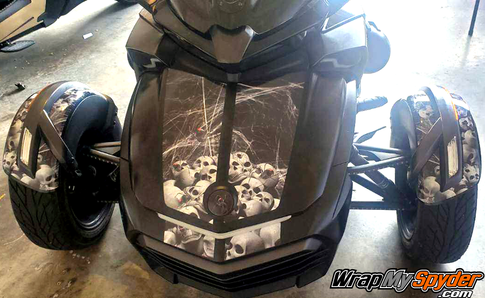 Can-am-Spyder-F3-Black-Widow-Party-frunk-strpes-and-New-Style-Fender-inserts