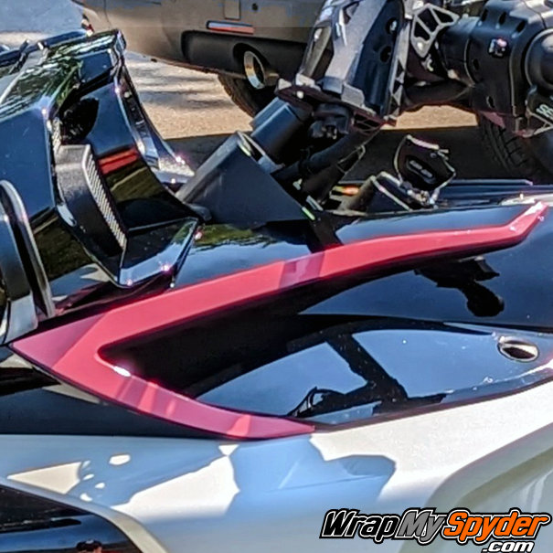 Can-am-Spyder-F3-Touring-with-Hot-Pink-Boomerang-side-panel-accent