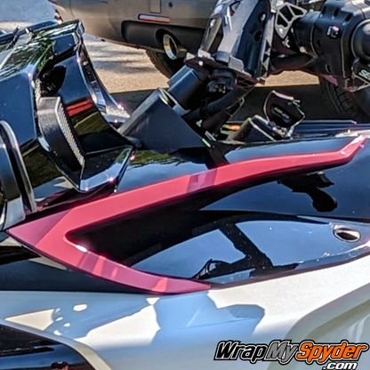 Can-am-Spyder-F3-Touring-with-Hot-Pink-Boomerang-side-panel-accent