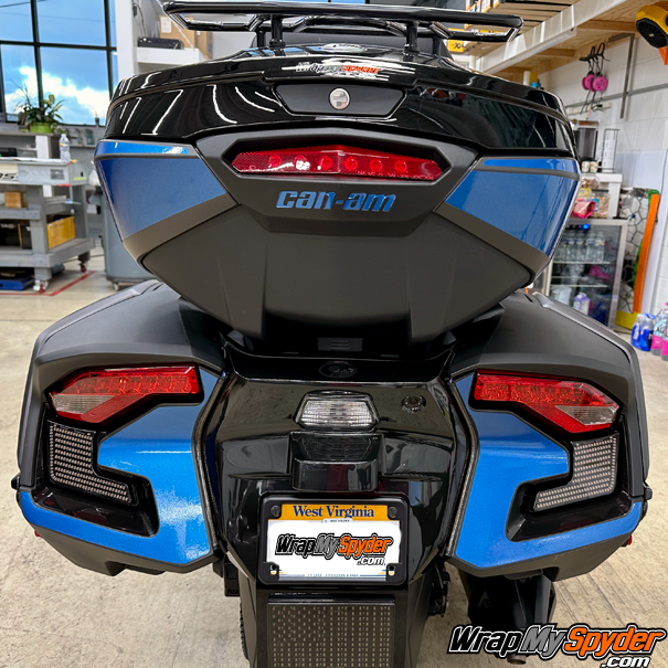 Can-am-Spyder-RT-F3-Limited-Top-Case-inlay-text-Can-am-available-in-colors