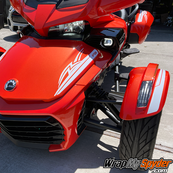 Can-am-Spyder-F3-Break-Stripe-Lightning-kit-in-Silver-metalllic