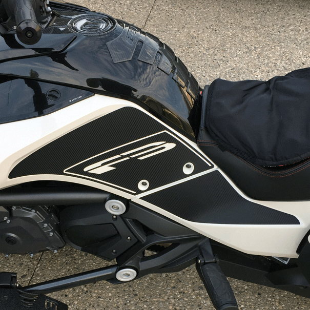 F3-knee-panel textured carbon fiber Black