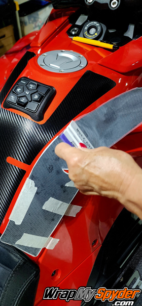 Installing-Can-am-Spyder-F3-Limited---Touring-Extended-Tank-protector-with-Radio-Control