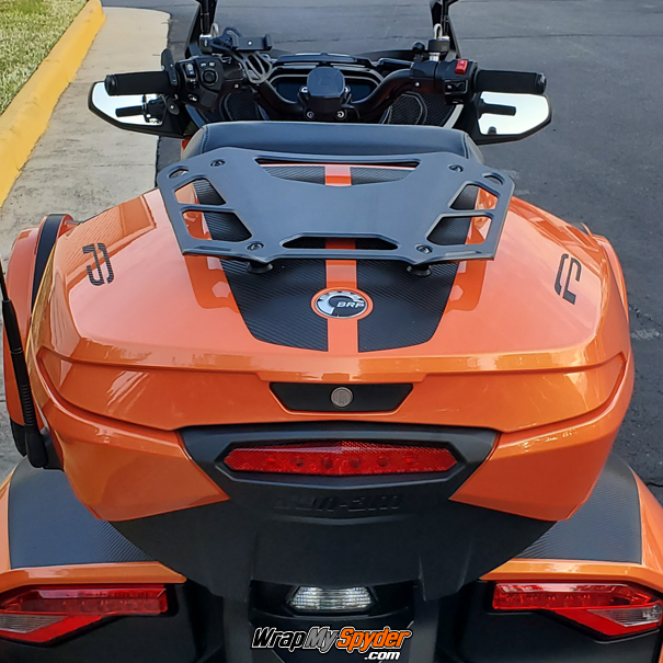 Le-Mans-Top-Case-in-textrued-carbon-fiber