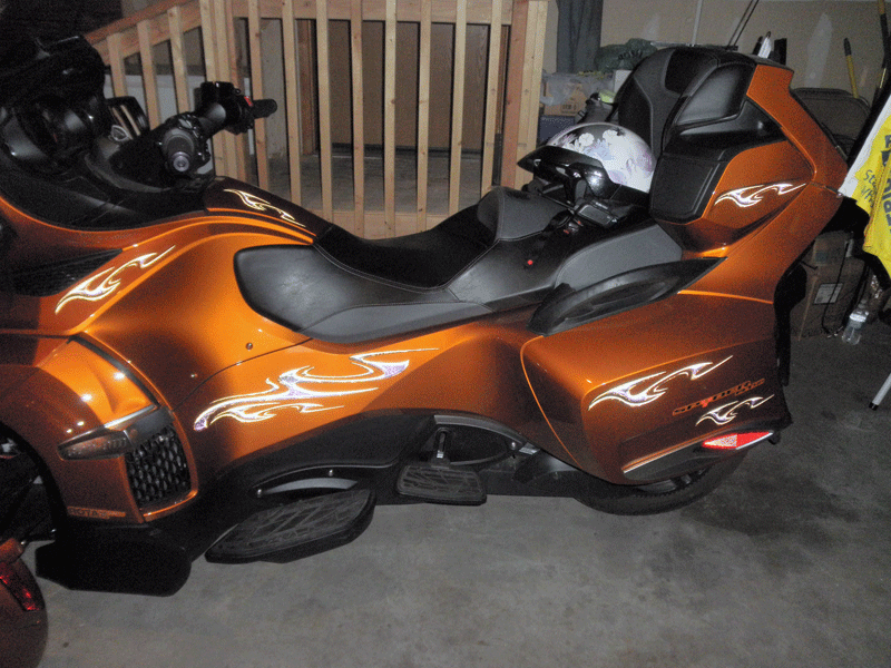 Reflective-Ghost-Lightning-Purple Spyder graphics kit