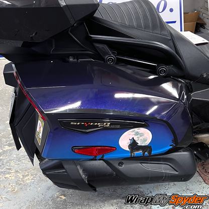 Wolf-Cry-custom-Saddlebag-wrap-for-can-am-Spyder-F3