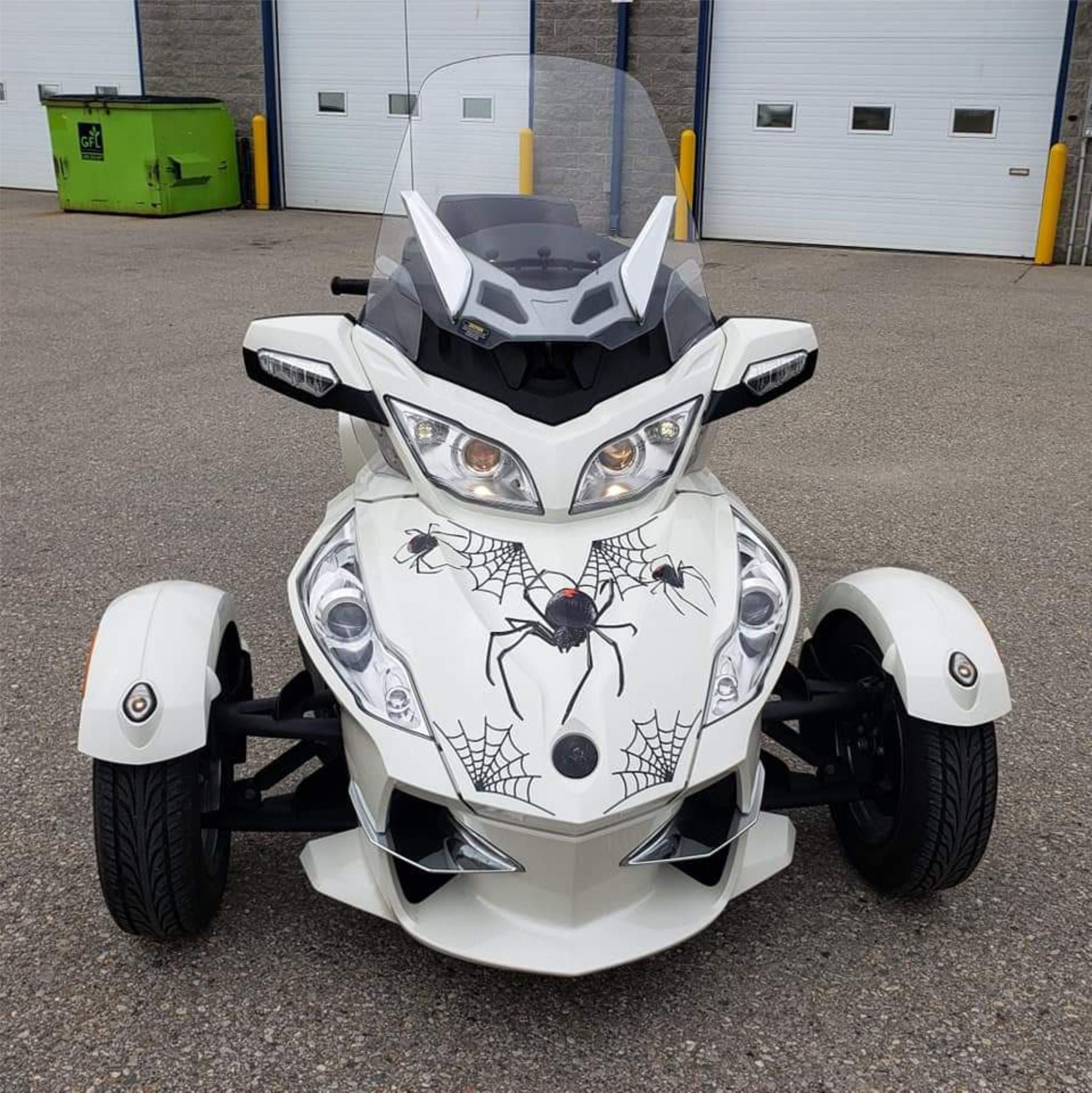 Black-Widow-Crawler Can-am Spyder graphics kit. Universal fit for all models of Can-am Spyder