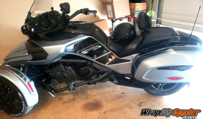 Can-am-Spyder-F3-Touring-Gloss-Black-Knee-Panel-Cutout-GT-Saddlebag-stripes