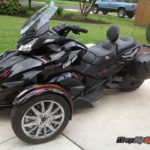 Ghost Red lightning mounted on Spyder ST
