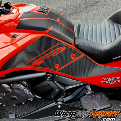 Can-am-Spyder-F3-Limited-Textured-Carbon-Fiber-Black-Knee-Panels-and-Extended-Tank-Protection-with-Radio-Control