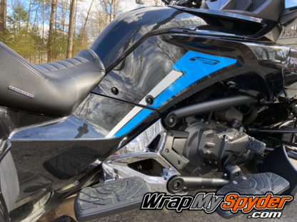 BRP-Can-am-Spyder-F3-Break-Stripe-Knee-panel-Silver-metallic---Olympic-Blue