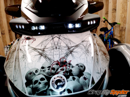 2020+-BRP-Can-am-Spyder-RT-Widows-Dinner-frunk-wrap-mounted-on-Chalk